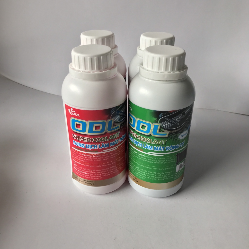 Nước làm mát động cơ ô tô , xe hơi chai 500ml màu xanh , đỏ