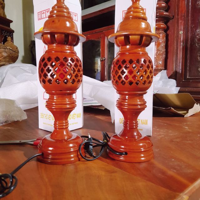 Đèn thờ cúng phật gia tiên phong thủy quả dứa điện bằng gỗ tự nhiên Hương Đình gồm sẵn bóng đèn led và dây điện - Nhbằng