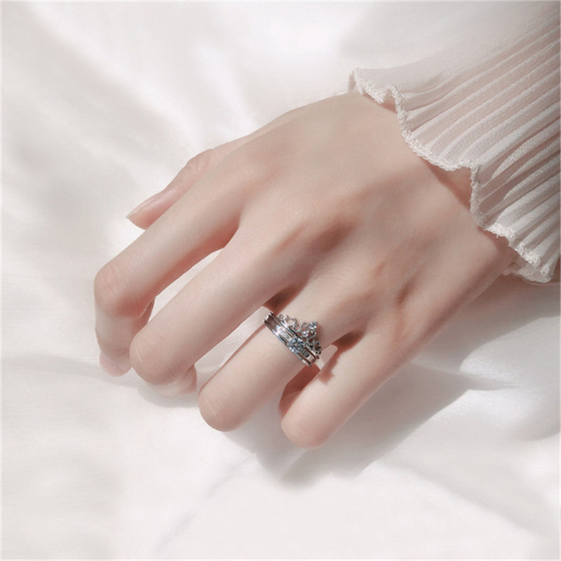 Set 2 Nhẫn Đeo Khớp Ngón Tay Hình Vương Miện Đính Đá Thời Trang Cho Nữ