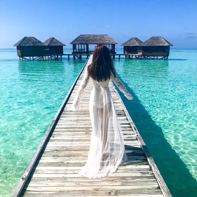 Đầm đi biển xẻ tà