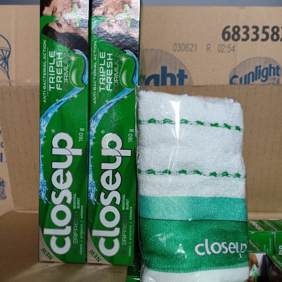 kem đánh răng Closeup bạc hà/ lộc đề 180g tặng