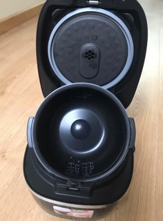 Nồi cơm điện nhật JPE-A100 1L date 2017