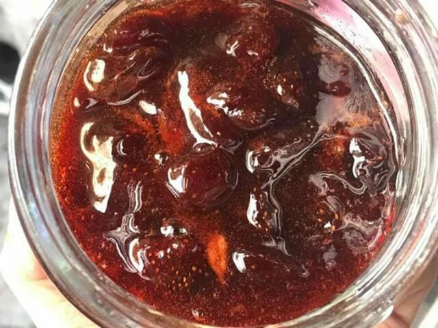 Mứt dâu tây ,dâu tằm nguyên xác Đà Lạt