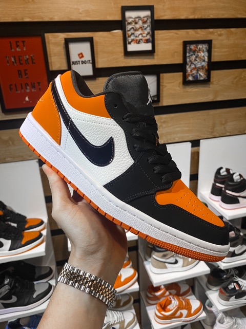 Giày thể thao  SBB low . Shattered backboard