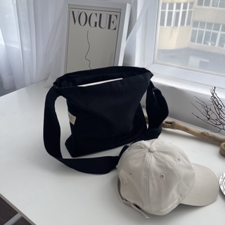 Túi Tote Đeo Chéo Canvas “Squared Bag”