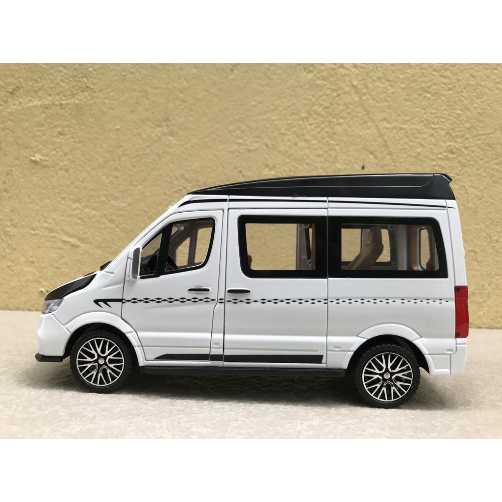 Mô hình xe ô tô MERCEDES Spriter Limousine 1:24