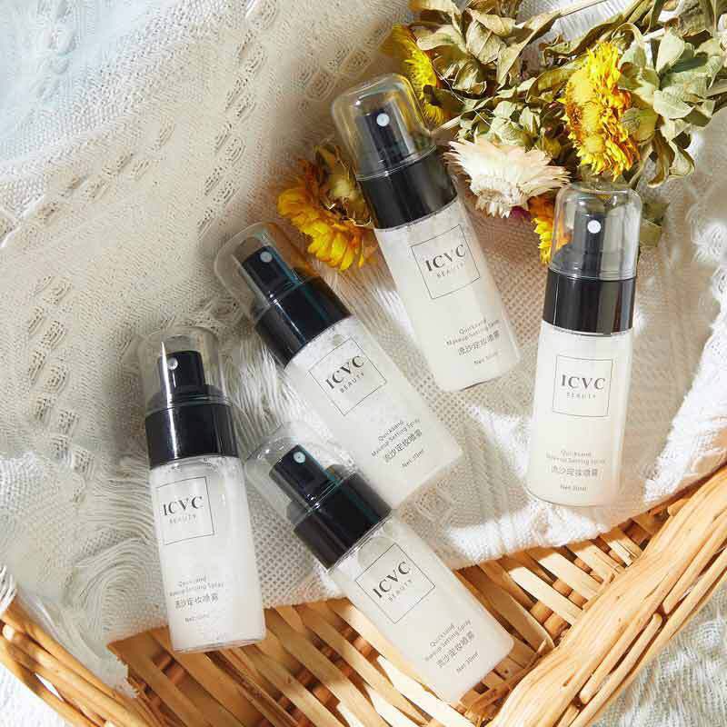 Xịt khoáng kim tuyến giữ lớp Makeup, cấp ẩm cho da ICVC - hàng nội địa Trung mới 2021