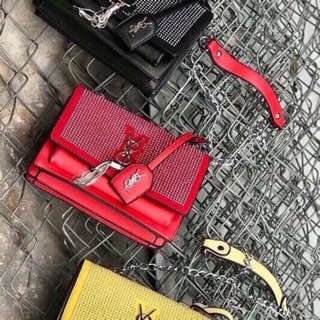 Túi da đính đinh