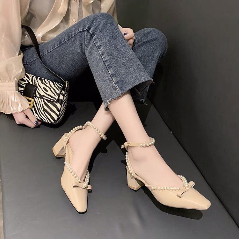 ĐẸP ĐỘC LẠ Giày cao gót sandal nữ mũi nhọn vuông hở gót đính hạt ngọc nơ da sần SIÊU HOT