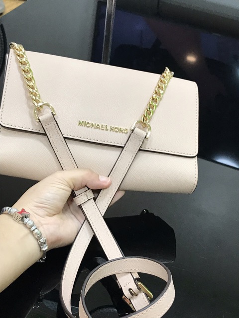 Túi Michael Kors màu nude