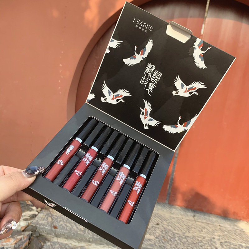 Set 5 son kem lì trang điểm phái nữ lâu trôi