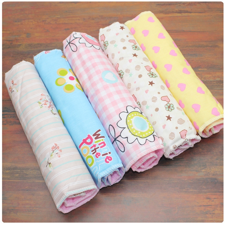 Tấm lót xe đẩy em bé 3 lớp chất liệu cotton chống thấm nước