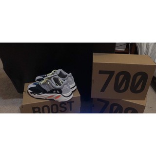 YEEZY 700 Authentic xách tay UK