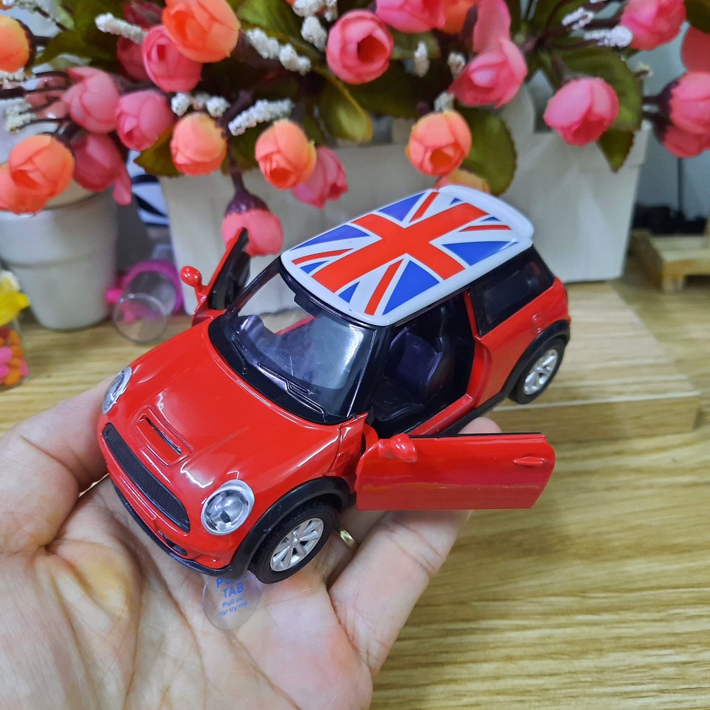 Xe ô tô đồ chơi mô hình mini cooper S bằng sắt chạy cót có âm thanh và đèn