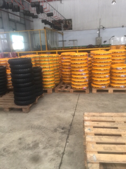 Vỏ  Sau Xe Máy Piago Liberty Chính Hãng DPLUS