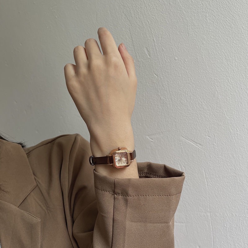 Đồng hồ ( có 3 màu)