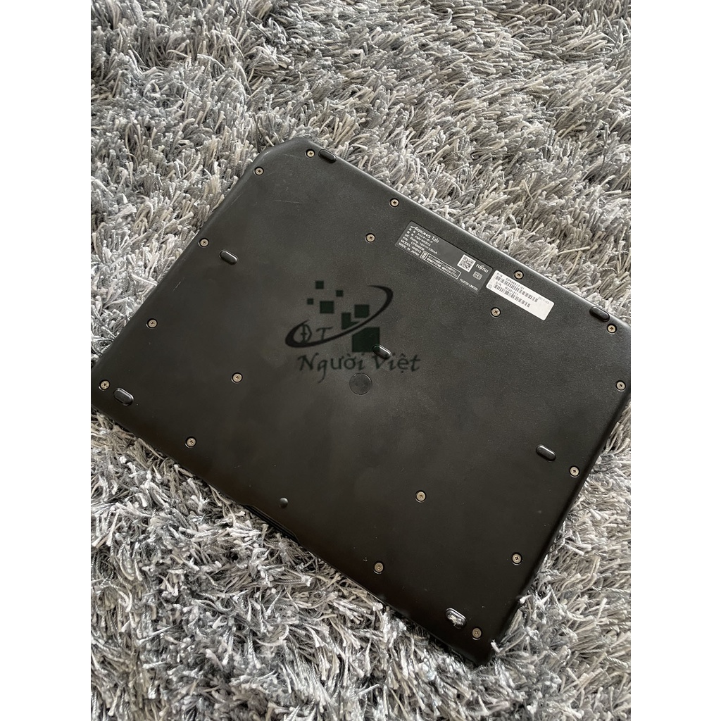 Laptop 2 trong 1 kiêm máy tính bảng Fujitsu Q665 Core M 5Y10C, 11.6 inch FullHD cảm ứng, 4gb Ram, 128gb SSD