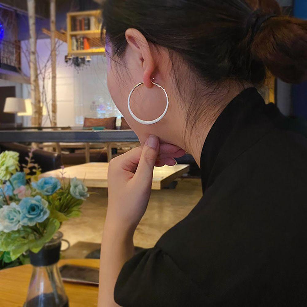Khuyên Tai Vòng Tròn Lớn Bằng Kim Loại Tinh Tế Cá Tính Dành Cho Nữ MXMUSTY
