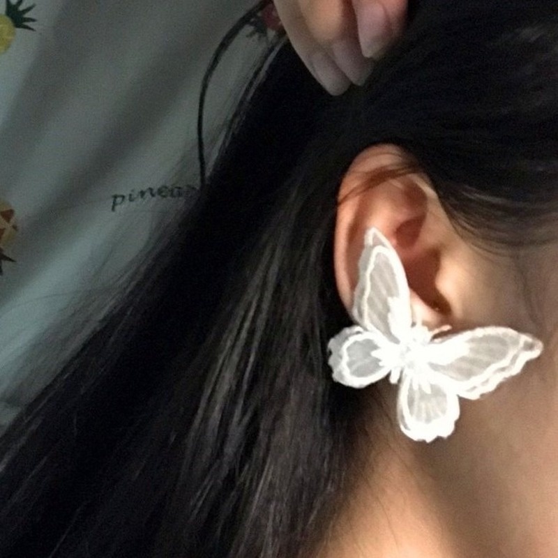 Đôi Khuyên Tai Hình Bướm Thiết Kế Thời Trang Độc Đáo