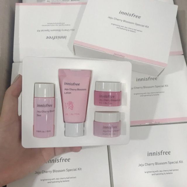 Bộ Dưỡng Dưỡng Ẩm Và Nâng Tông Da Sáng Innisfree Jeju Cherry Blossom Special Kit Mini