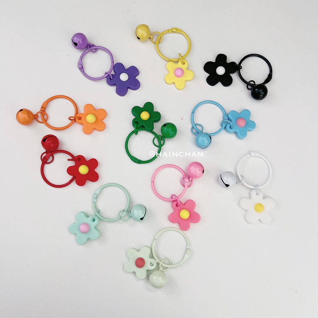 Móc khoá bông hoa kèm chuông