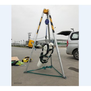 Giá cứu hộ 3 chân kèm tời