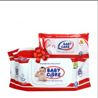 Tôi bán khăn giấy ướt cho thu ngân.