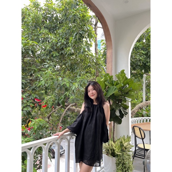 Váy yếm khoét bông