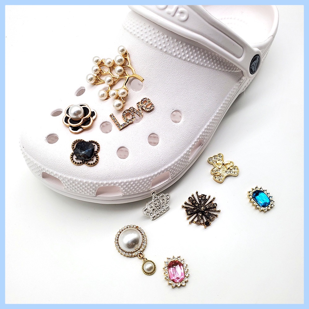 Phụ kiện khóa đính đá kim cương giả để tự trang trí dép Crocs tại nhà