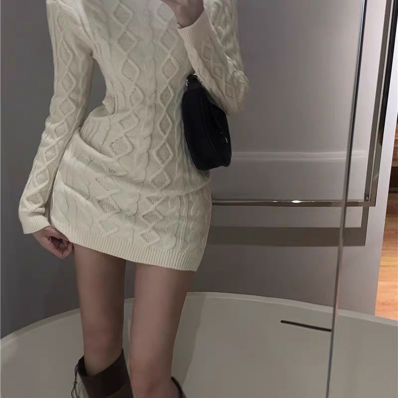 Váy len body hở lưng tay dài