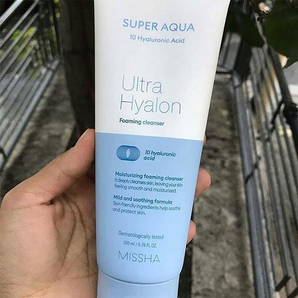 Sữa rửa mặt tạo bọt dưỡng ẩm chuyên sâu Missha Super Aqua Ultra Hyalron Foaming Cleanser 200ml