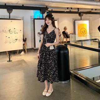 Đầm hai dây xếp tầng