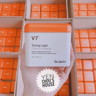 Kem dưỡng trắng da V7 Toning Light