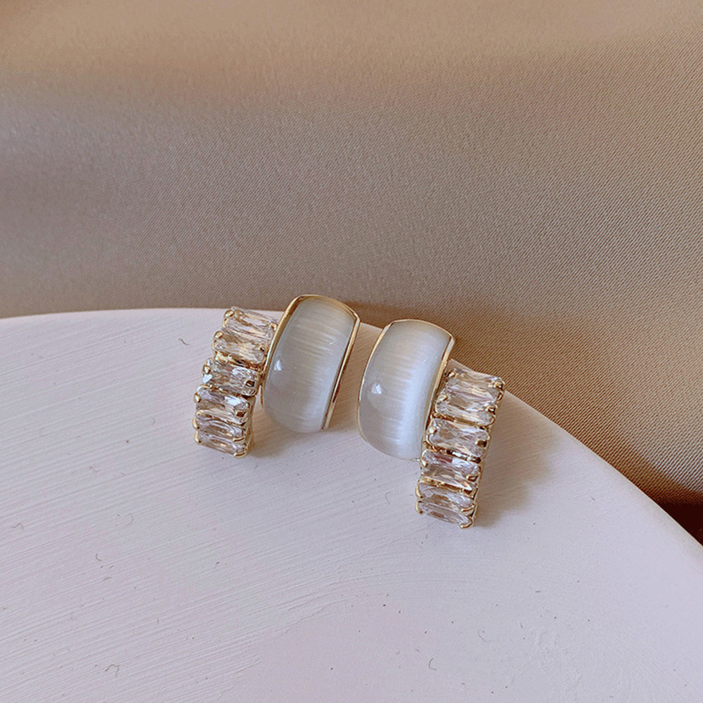 Khuyên tai hợp kim đính đá thiết kế sang trọng thời trang cho nữ