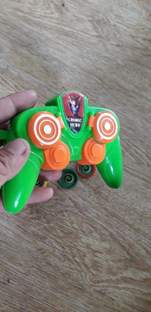 Chiếc mô hình bắn đĩa 2 nồng bằng nhựa rất đẹp