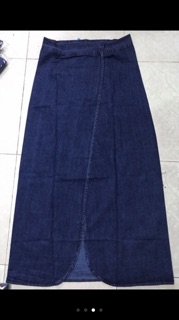 Váy chống nắng jean dạng nút và dán