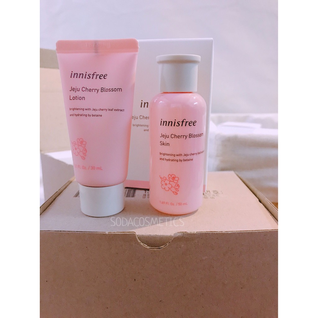 Kit Dưỡng Ẩm, Dưỡng Sáng Da Chiết Xuất Lá Hoa Anh Đào Innisfree Jeju Cherry Blossom Duo Kit