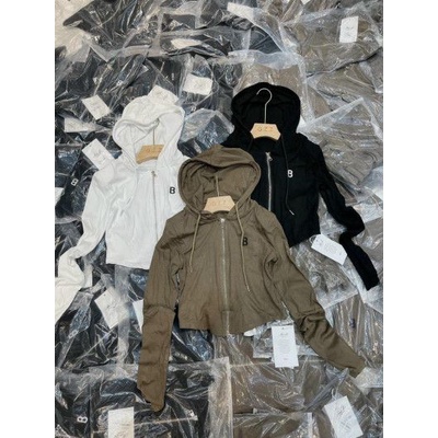 Áo nỉ tăm mũ khoá thêu chữ