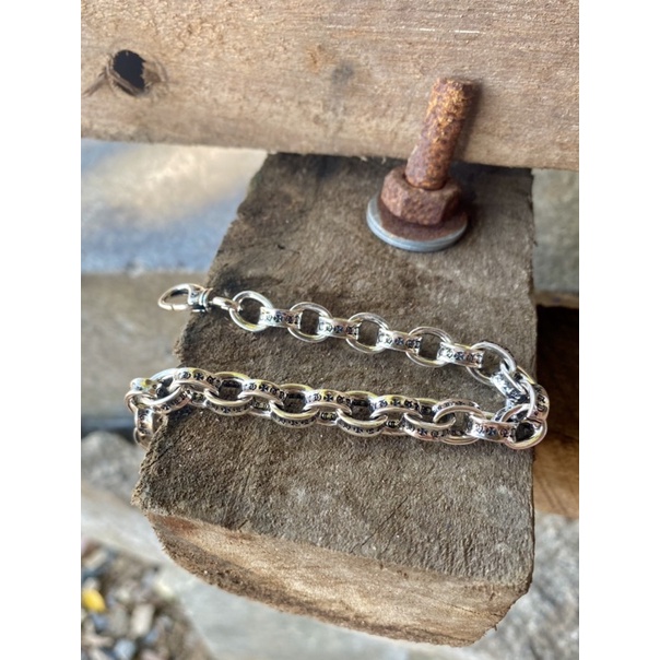 vòng tay chrome hearts