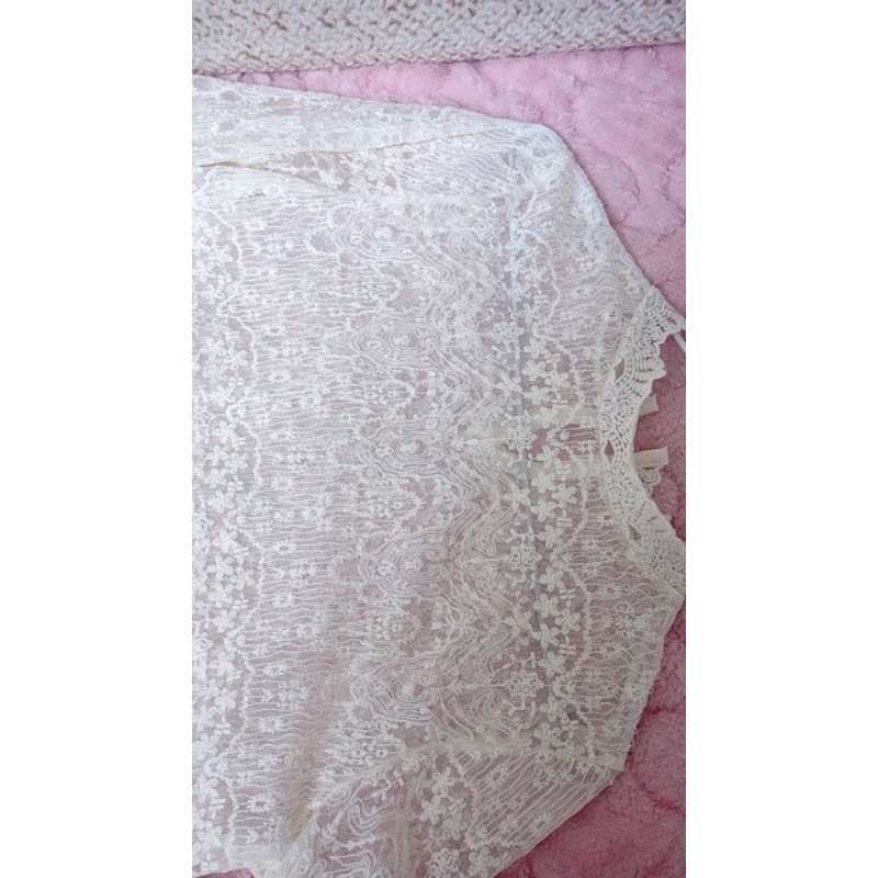 Áo ren cổ tàu tay loe