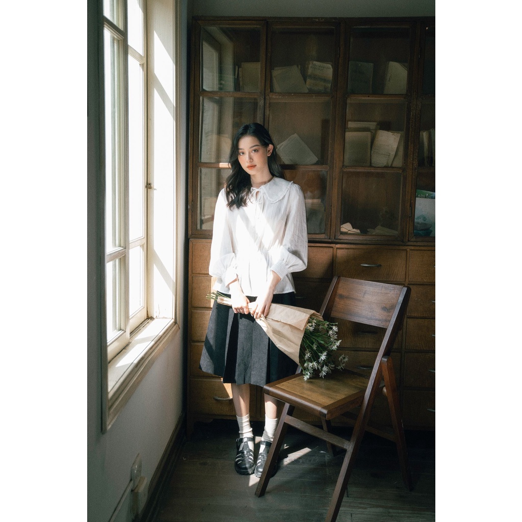 Chân váy nhung xếp ly MADELEN màu đen nữ tính | BigBuy360 - bigbuy360.vn