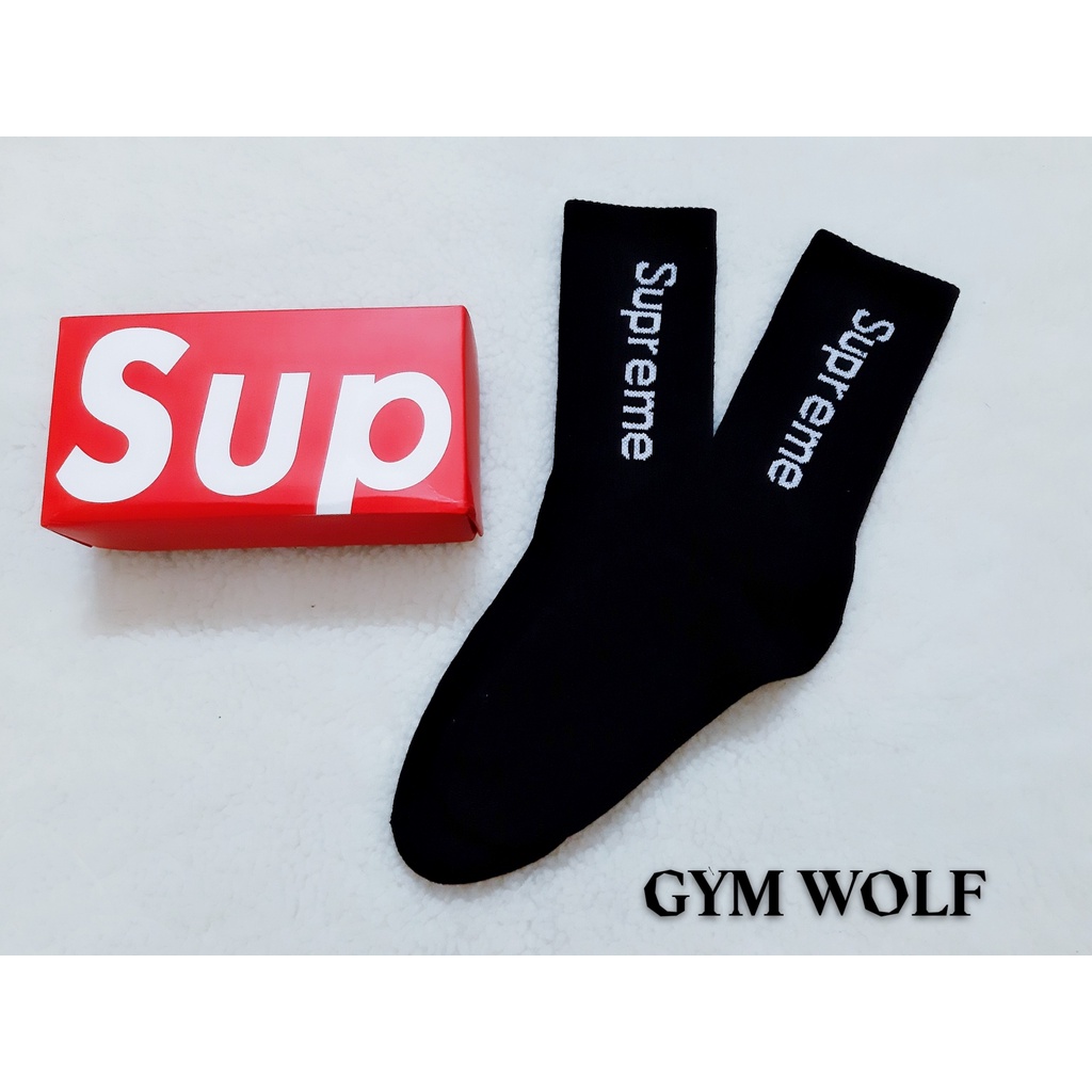 Vớ Supreme cao cổ Nam Nữ đủ màu phong cách thể thao, trẻ trung và năng động.