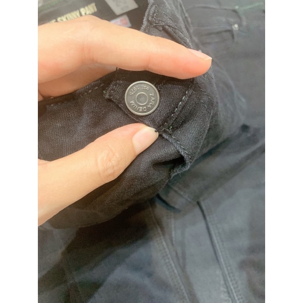 Quần jean đen bé trai