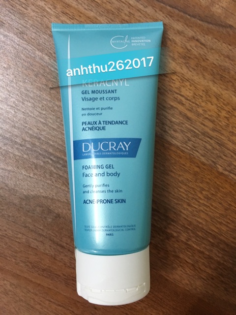 Sữa rửa mặt cho da nhờn mụn Ducray Keracnyl gel moussant