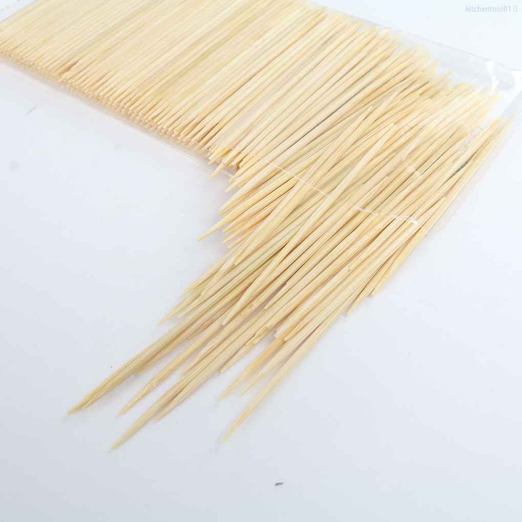 Tăm xỉa răng bằng tre hoặc dùng để ăn món khai vị cocktail