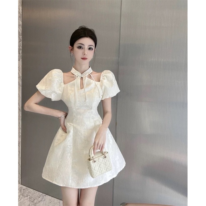 ĐẦM GẤM CỔ YẾM GIỌT NƯỚC KHOÉT VAI RỚT TAY PHỒNG