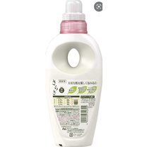 Nước xả làm mềm P&G Sarasa chai 600ml