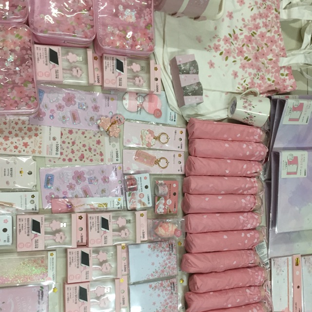 Đồ lưu niệm Daiso