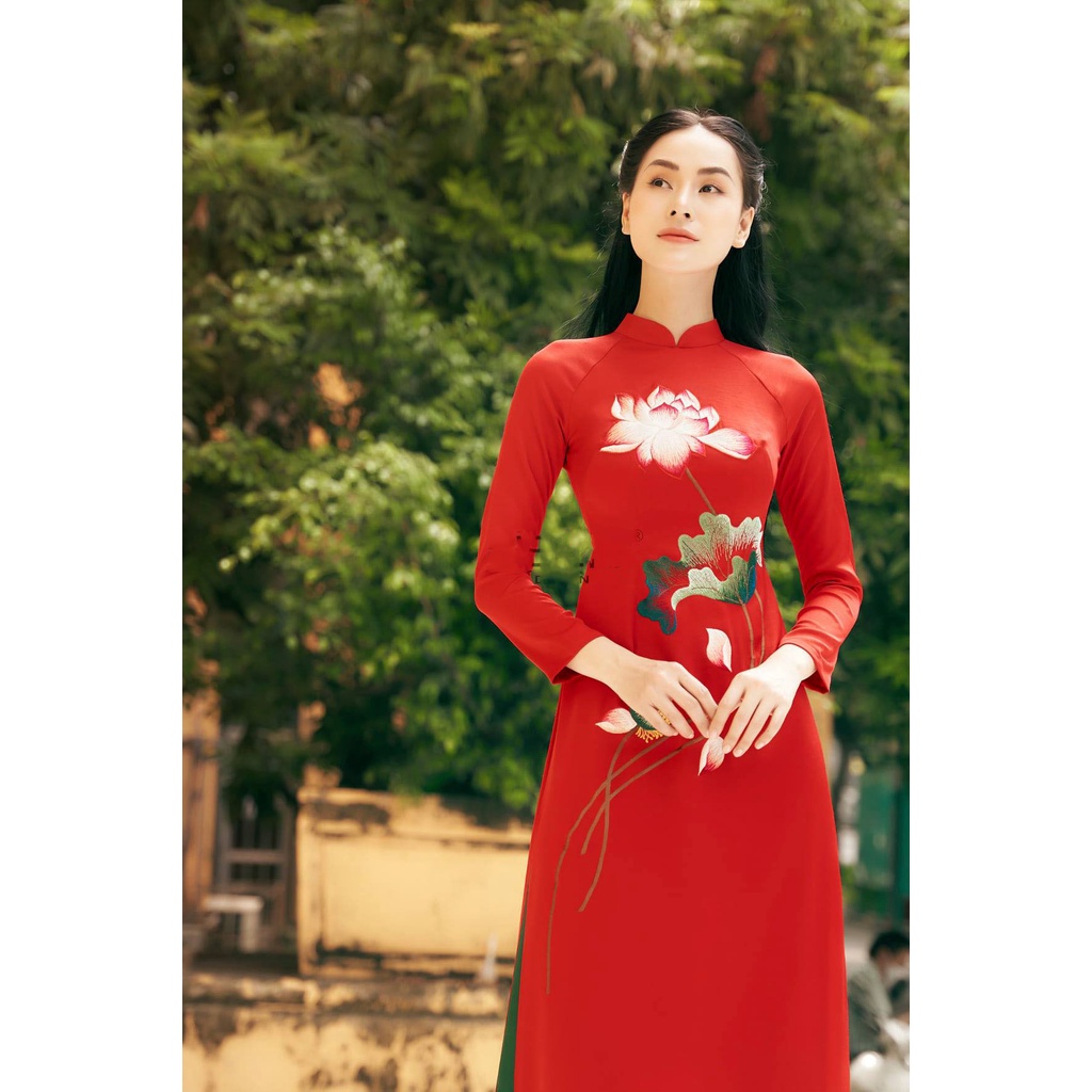 Áo dài Đỏ thêu sen hoạ tiết thiết kế sang đẹp, hoa văn trẻ,Lụa tô châu co giãn, suôn mịn không nhăn. Áo dài Ngọc Trang