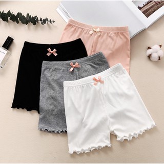 Quần mặc trong váy an toàn cho bé gái